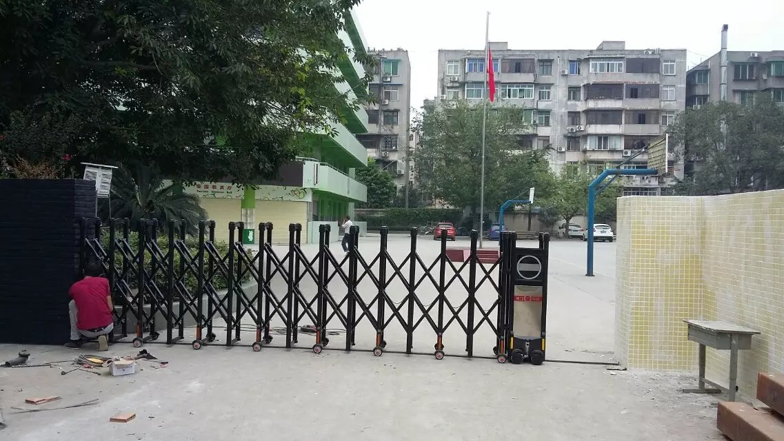 黄石黄石深圳市伸缩门